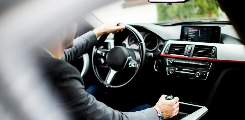 Аренда авто с водителем в Алматы — комфорт, статус и полное спокойствие с Syndicate Auto